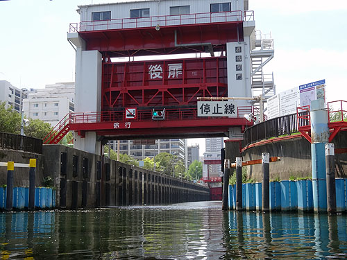 東京運河巡りカヌー　その１_b0030078_214484.jpg