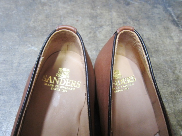 春夏に最適な革靴♪　PUNCHED Slipper 。。。By SANDERS_d0152280_1730471.jpg