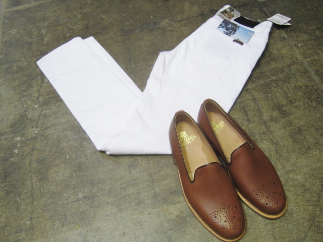 春夏に最適な革靴♪ PUNCHED Slipper 。。。By SANDERS_d0152280_17322339.jpg