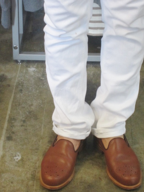 春夏に最適な革靴♪ PUNCHED Slipper 。。。By SANDERS_d0152280_17342288.jpg