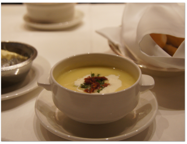 東カリブ海クルーズ(14) ルームサービスとフォーマルナイト_d0210324_7533028.jpg