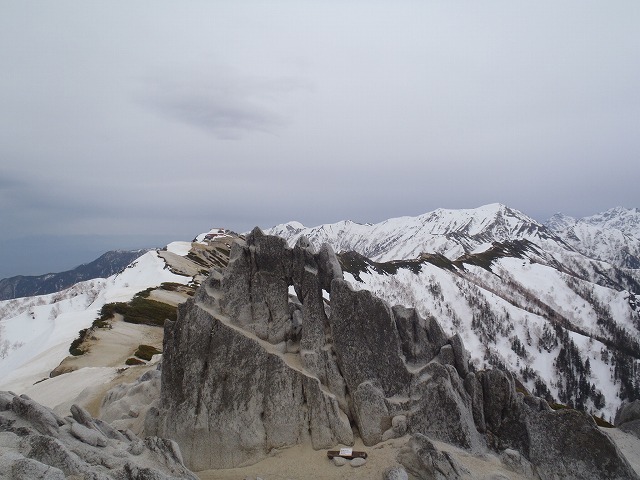 燕岳ハイク 2014.5.14~15 (後半)_c0147398_18413439.jpg