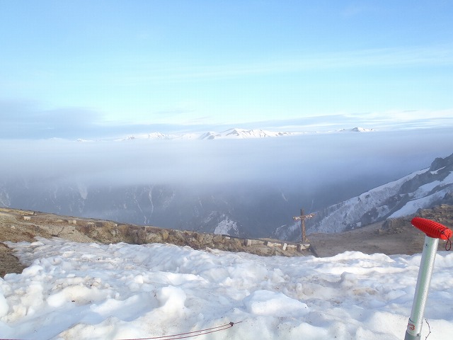燕岳ハイク 2014.5.14~15 (後半)_c0147398_18444445.jpg