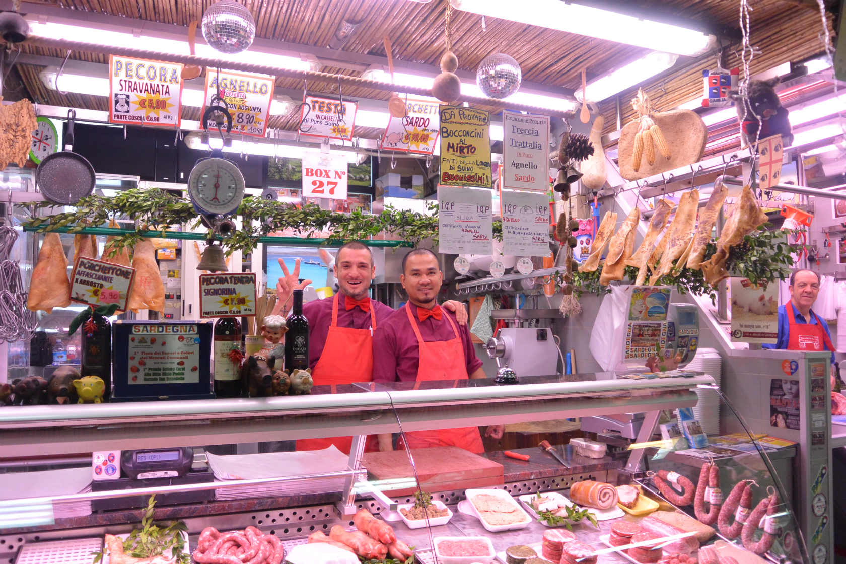 14年5月 イタリア出張記 その22 カリアリ サンベネディット市場へ 肉 野菜 チーズ編 Thoma News 登馬商事ブログ ニュース 14年5月 イタリア出張記 その22 カリアリ サンベネディット市場へ 肉 野菜 チーズ編 Thoma News 登馬商事ブログ ニュース