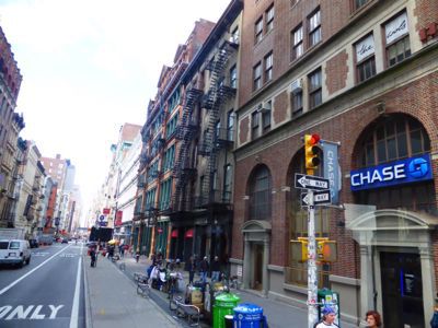 14年4月 NY 12★市内観光のランチは意外な場所!_d0285416_1932564.jpg