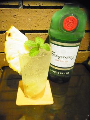 パイナップル ジントニック ジントニックno 010 bar Absinthe パイナップル ジントニック ジントニックno 010 bar Absinthe