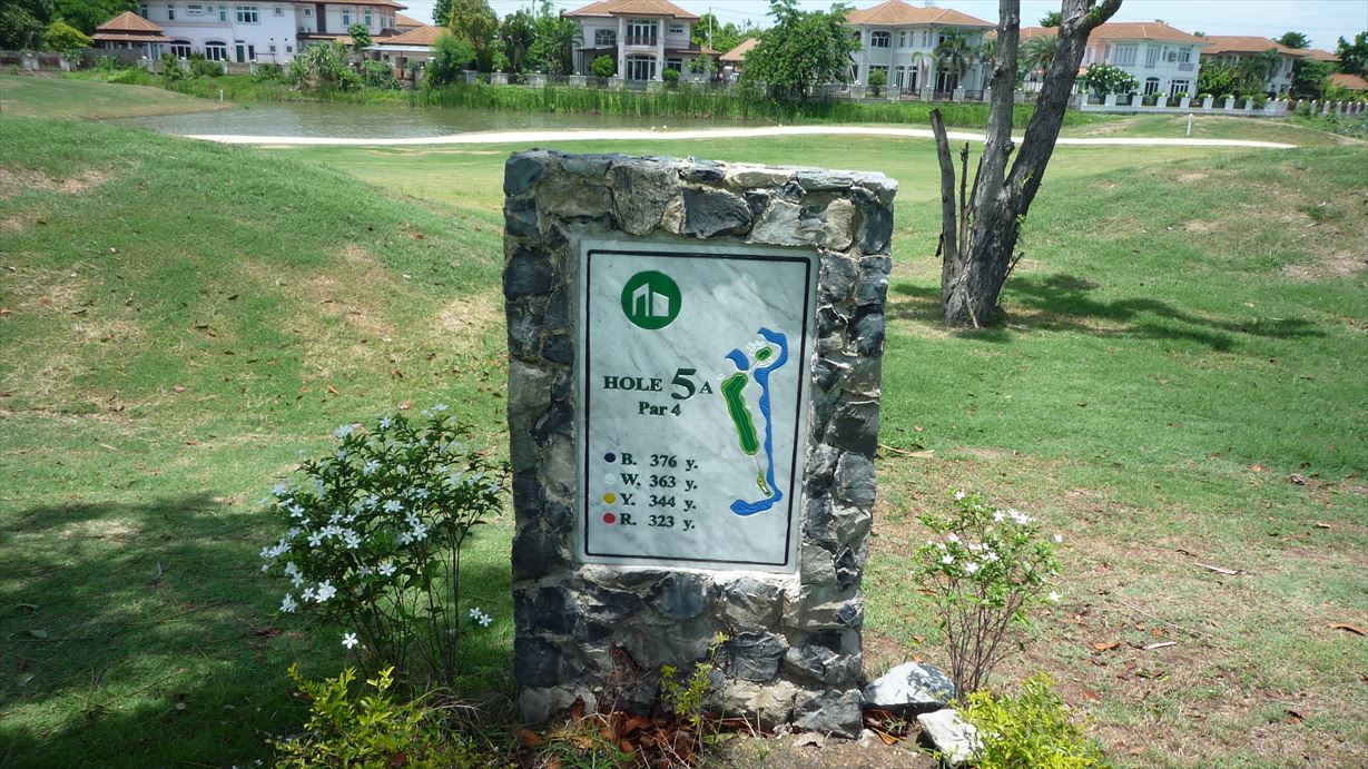 タイのゴルフ場、Thanya Golf Club (その5)_c0050991_22294522.jpg