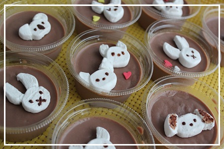 ずぼらママでも簡単 子供におすすめミロ入りチョコプリン マシュマロデコレーション 手土産に あぼんちのぼぼっとつくろう ｂｏｂｏごはん