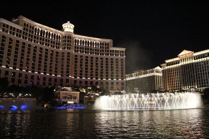 Fountains of Bellagio _d0027320_2210544.jpg