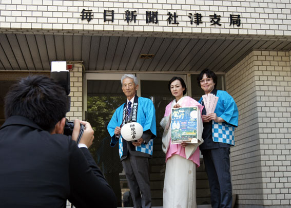 「蛍灯」イベントのお知らせで市内を回る_b0145257_19191558.jpg