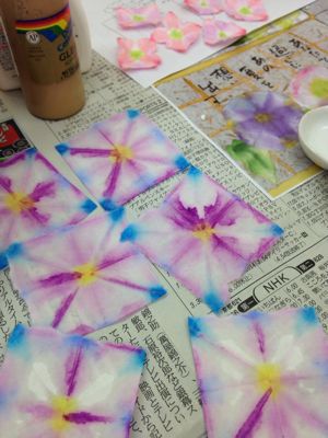 折り染めした紙で紫陽花と朝顔の工作絵手紙_e0136066_17101714.jpg