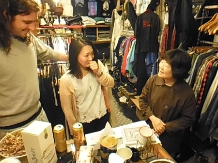 本日2度目のUP。PARISからの友人と母と_f0180307_18131973.jpg