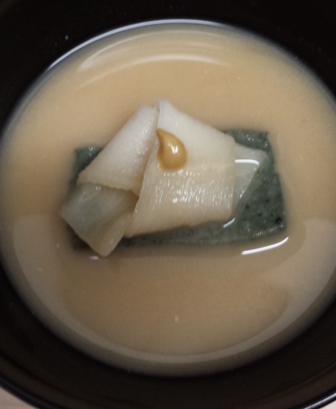 よもぎ麩とかんぴょうの味噌汁 茶懐石 初歩の初歩練習会 よもぎ麩とかんぴょうの味噌汁 茶懐石 初歩の初歩練習会