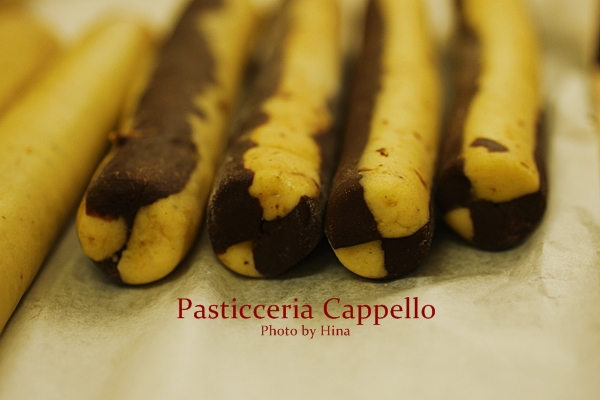 May 22, 2013:  Day 130 at Pasticceria Cappello:　クイーンのビスコッティ　Biscotti Dama_f0245680_1582663.jpg