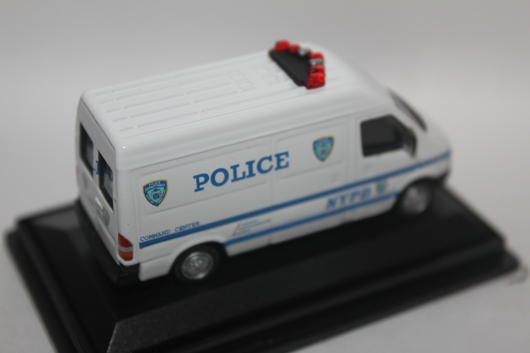 1/87 modelpower Mercedes-Benz Sprinter EMERGENCY MODEL_b0285587_5442629.jpg