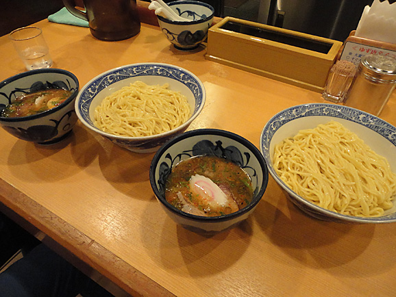 青葉でつけ麺&美味しいソフトクリーム_e0230011_16175594.jpg