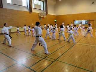 日曜空手は新琴似・新川教室_c0118332_1446694.jpg