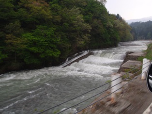 ＧＷ　新潟県での犬連れ車中泊の旅　親不知～よしかわ杜氏の郷編_b0080342_12313987.jpg