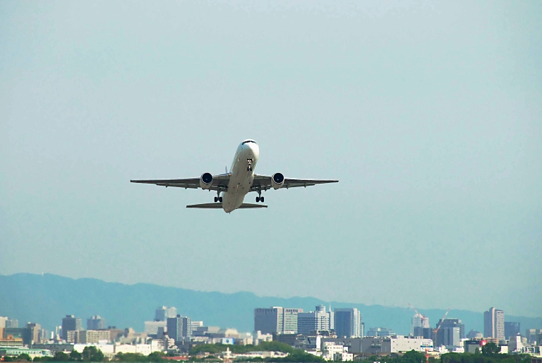 久々千里川で飛行機--３の２--　20140524_a0050572_2357019.jpg