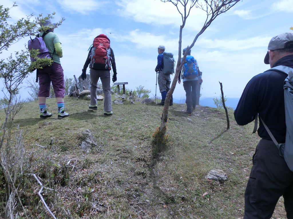 高丸山～雲早山　花咲き乱れる　縦走コース　_b0124306_20214634.jpg