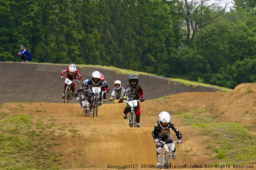 ２０１４JBA定期戦R-2VOL1：BMX年齢別クラス決勝その１_b0065730_1952351.jpg