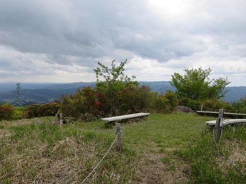 碁盤石山　　茶臼山高原道路よりお手軽ピストン_f0302771_11411246.jpg