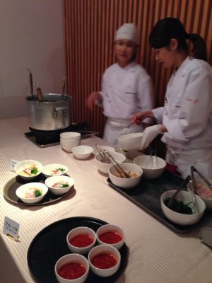 楽しい料理。楽しい結婚式。_e0120789_23282040.jpg