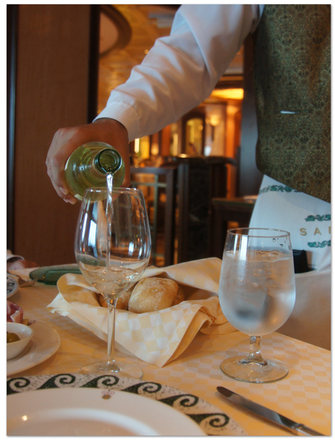 東カリブ海クルーズ(19) カバーチャージレストラン☆サバティーニ_d0210324_6543080.jpg