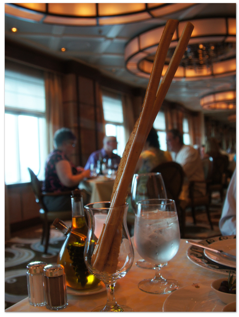 東カリブ海クルーズ(19) カバーチャージレストラン☆サバティーニ_d0210324_6543731.jpg