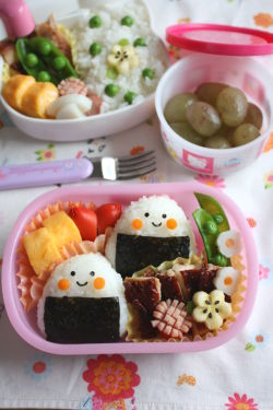 ニコちゃんおにぎりのお弁当 ようちえん弁当