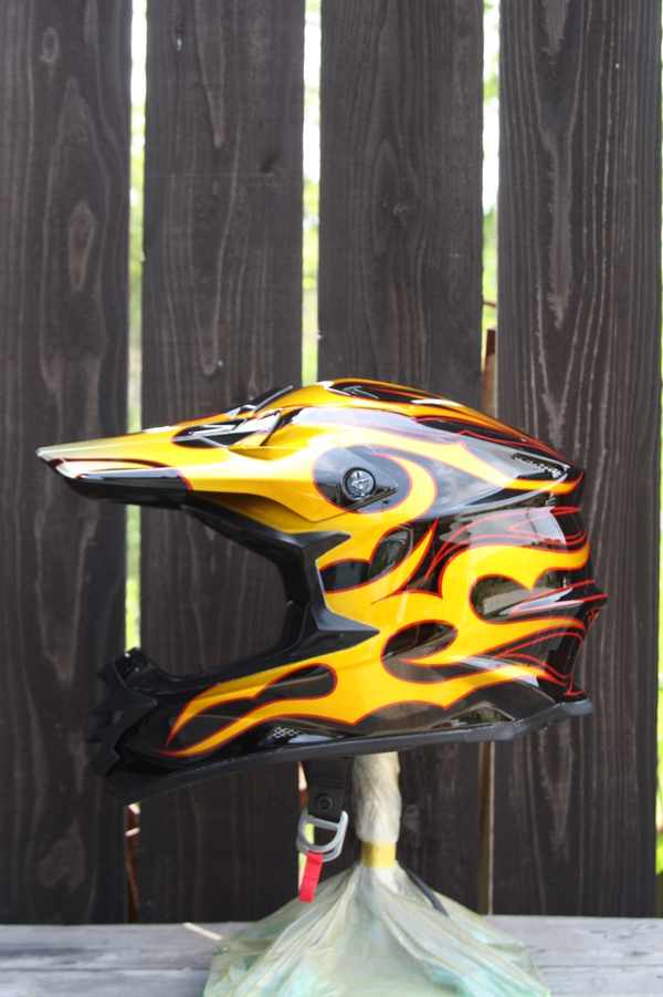 Helmet paint_d0074074_16616.jpg