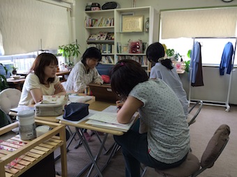 火曜日のアロマセラピストクラス ケーススタディ_a0191183_1513169.jpg