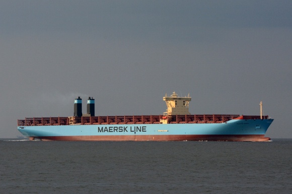 MARSTAL MAERSK～マースタル マースク_e0158925_23183449.jpg