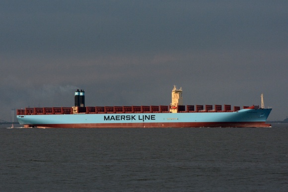 MARSTAL MAERSK～マースタル マースク_e0158925_23232529.jpg