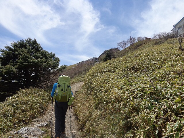  剣山5/28〜5/29 「神の石御神体から剣山頂ヒュッテ」_b0326303_09134328.jpg