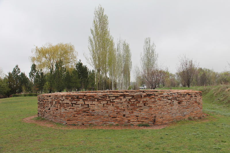 カザフ・キルギス紀行（15）　バラサグン遺跡とブラナの塔と「石人」_c0011649_13593335.jpg