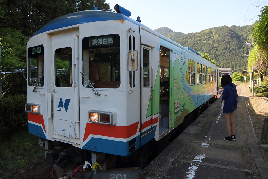 2014.05.11：夏日の好日は長良川鉄道撮り鉄で３_c0007190_17102775.jpg