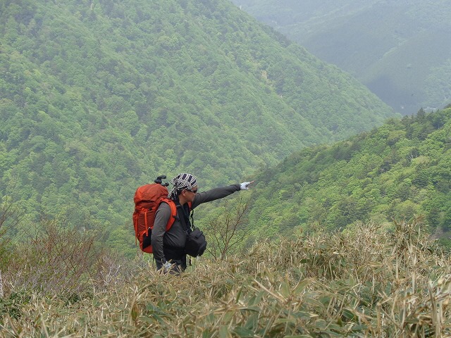  剣山5/28〜5/29 「剣山頂ヒュッテから次郎笈〜見越し登山口へ」_b0326303_09132709.jpg