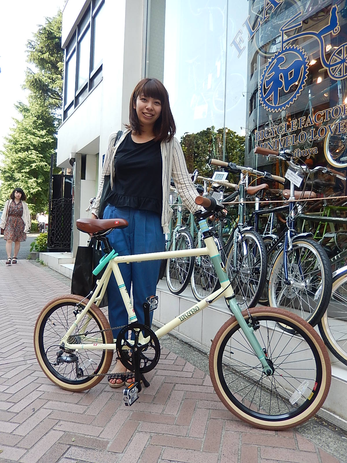6月1日　渋谷　原宿　の自転車屋　FLAME bike前です_e0188759_1640630.jpg