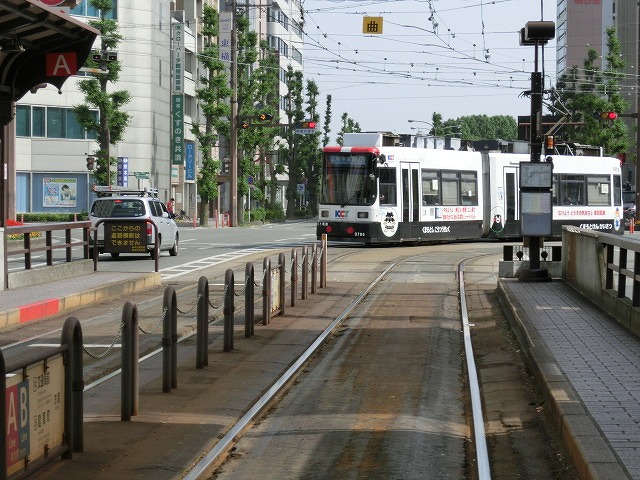 市民や観光客の足として市電がかっこよく走る街　熊本市と鹿児島市_f0141310_7515767.jpg