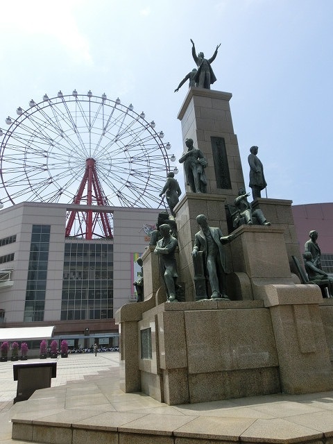 市民や観光客の足として市電がかっこよく走る街　熊本市と鹿児島市_f0141310_7525119.jpg