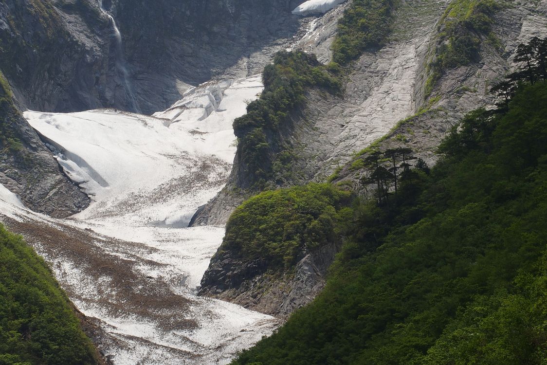 今時の一ノ倉沢雪渓は？_a0031821_16466100.jpg