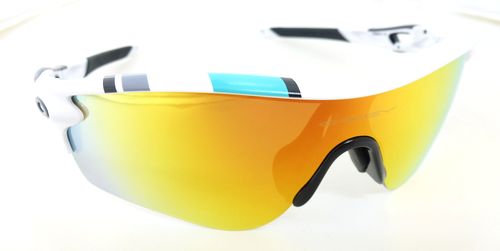 OAKLEY-オークリー- REDARLOCKをご紹介致します! by 甲府店_f0076925_11345148.jpg