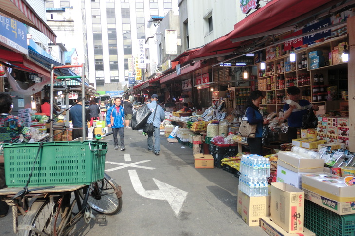 market_e0173239_16265575.jpg