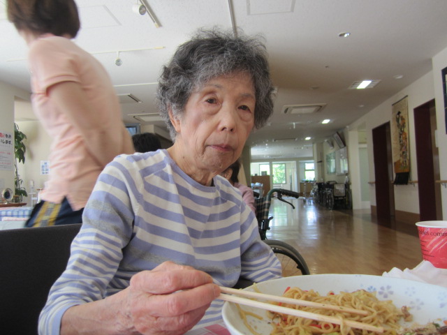 昼食レク~お好み焼き・焼きそば~_e0191174_20482698.jpg