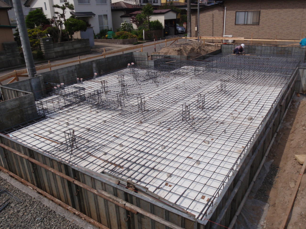 Q1住宅秋田旭川 床下エアコン暖房用基礎断熱の断熱材 配筋 家づくり西方設計