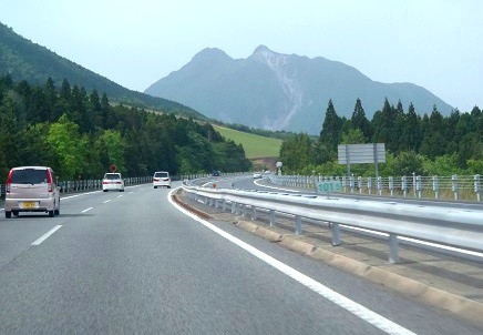 ＜2014年５月18～22日＞2014九州登山ﾃﾞﾋﾞｭｰ＆歴史探訪旅①：（由布岳・大崩山）_c0119160_2110176.jpg