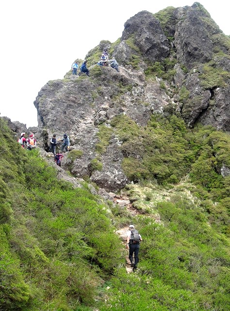 ＜2014年５月18～22日＞2014九州登山ﾃﾞﾋﾞｭｰ＆歴史探訪旅①：（由布岳・大崩山）_c0119160_2029438.jpg