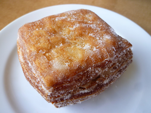クロナッツの次はCROISSADA(クロサダ)!ハワイの新スイーツ_c0152767_216292.jpg