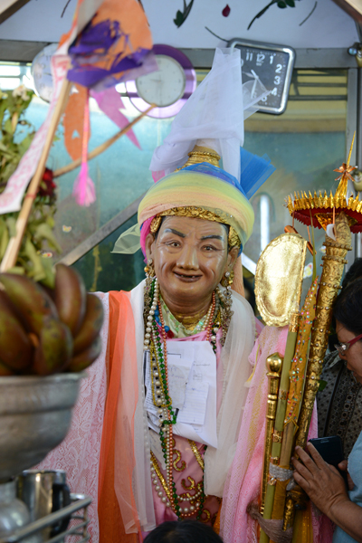 スーレーパヤー～ミャンマー・ヤンゴンの寺院_e0171573_2025171.jpg